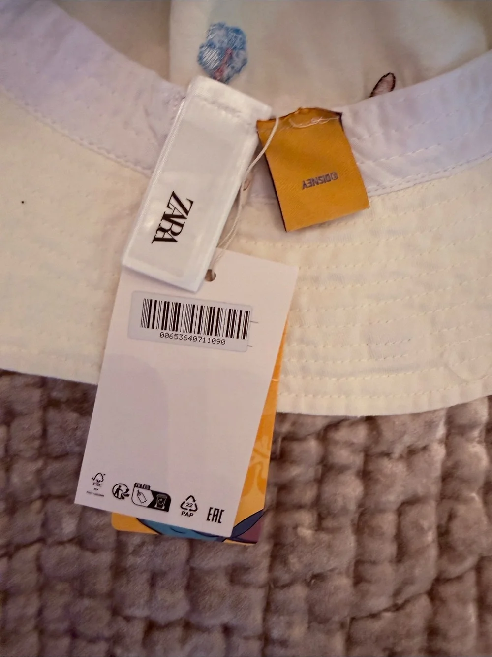 NWT Zara Kids Disney Lilo & Stitch Embroidered White Bucket Hat